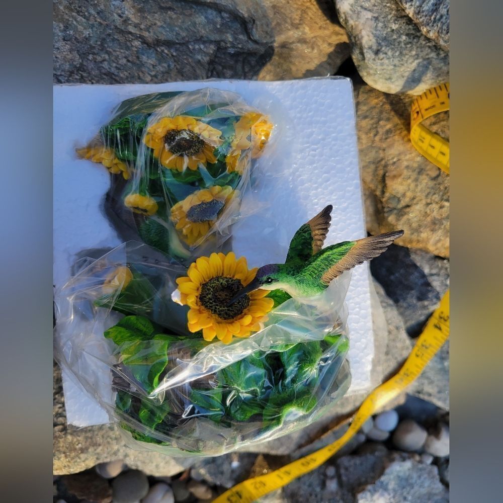 ‎Hummingbird Sunflower Trinket Box - Picture 2 of 15